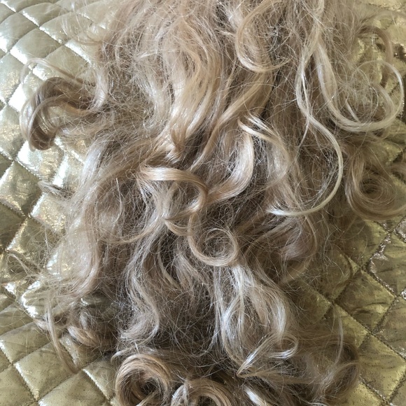 Ladies clip on blonde fall - Picture 2 of 5